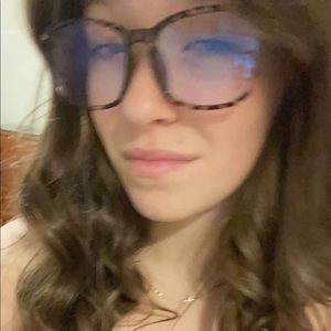 Meet your Posher, Mayce